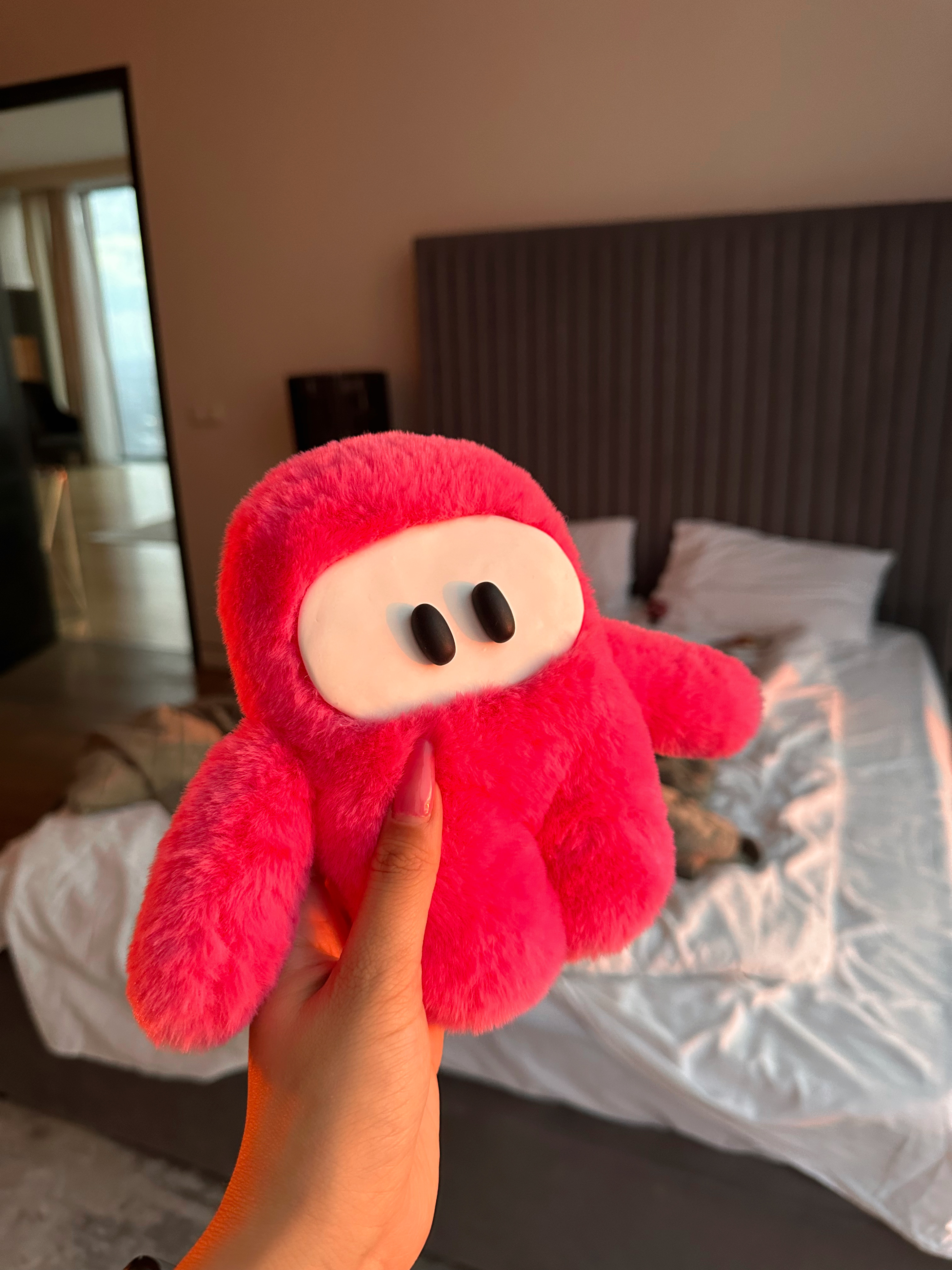 Коралл — Яркий осьминожка с мордочкой-маской